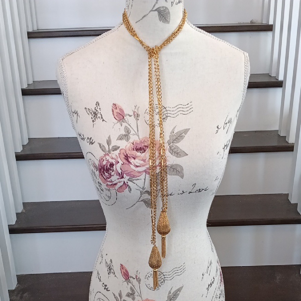 % Vintage Elegant Gold Tone Lariat Necklace